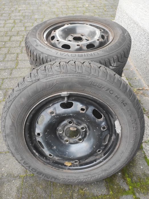 Felgi z oponami zimowymi 165/70 R14 Skoda Fabia