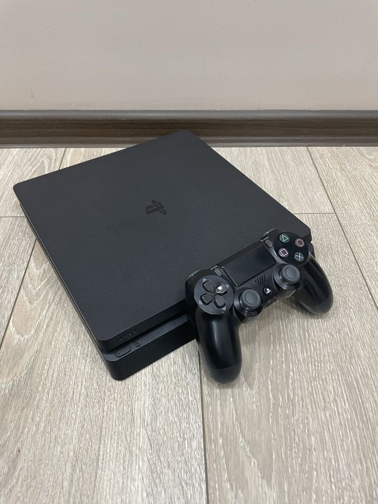 Продаю PS4 на 1тб