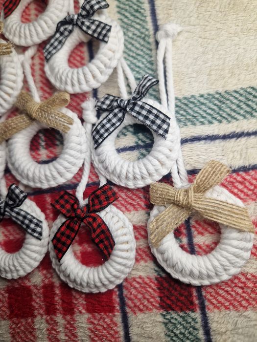 Zestaw 10 mini wianków