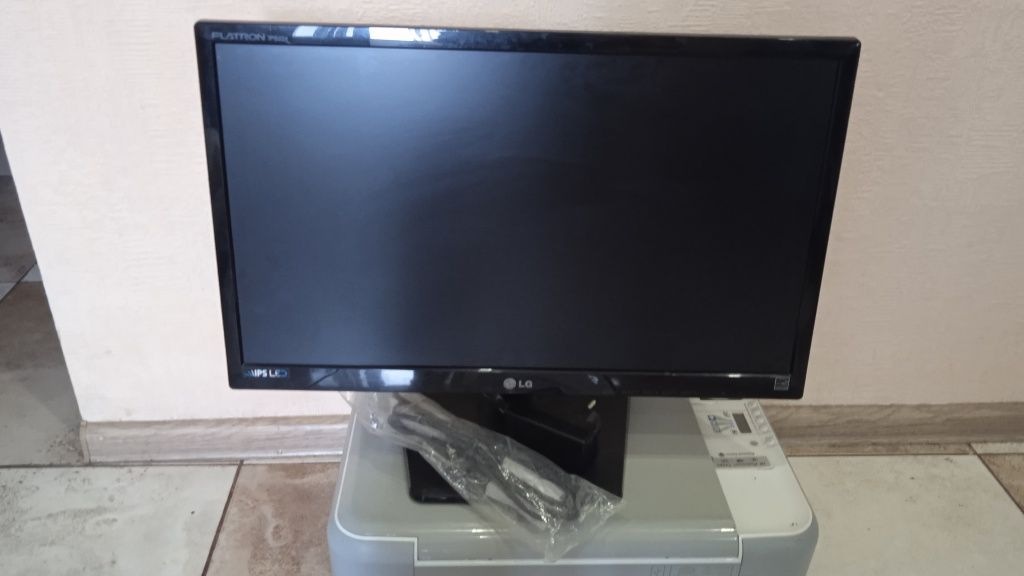 IPS Монітор 22" LG Electronics IPS224T (DVI+VGA) Full HD 1920x1080