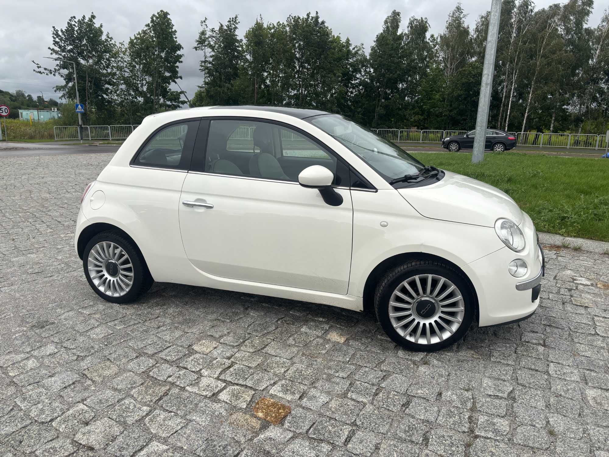 Fiat 500 Wersja Lounge 1.2  Szklany Dach Klima Alufelgi Zadbany