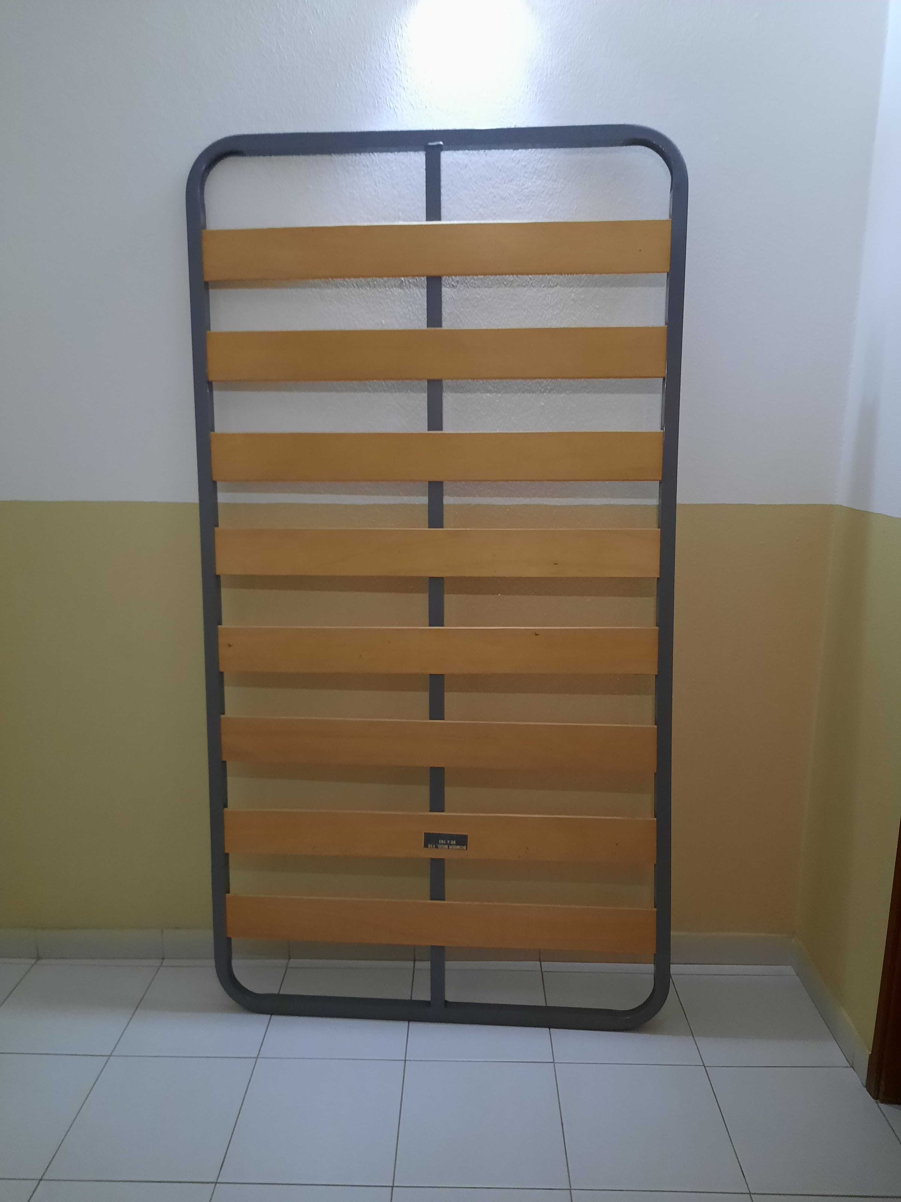 Cama de Solteiro em (Madeira Maciça) Pinho