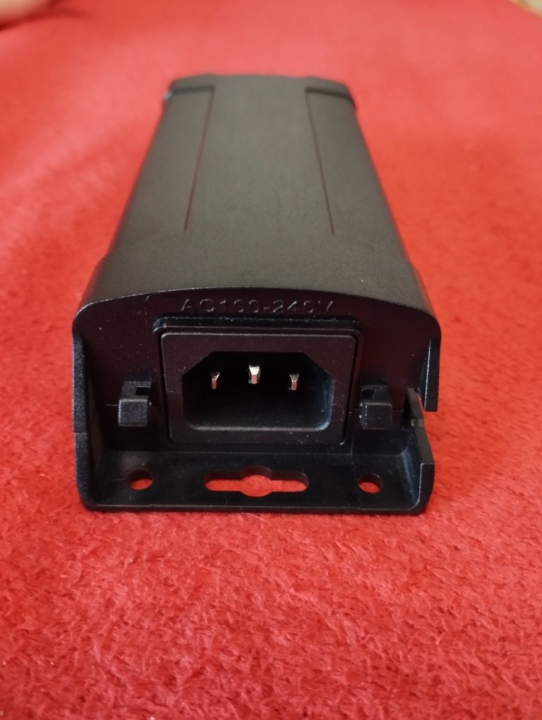 Гигабитный PoE инжектор FoxGate PI102 стандарта 802.3af/at
