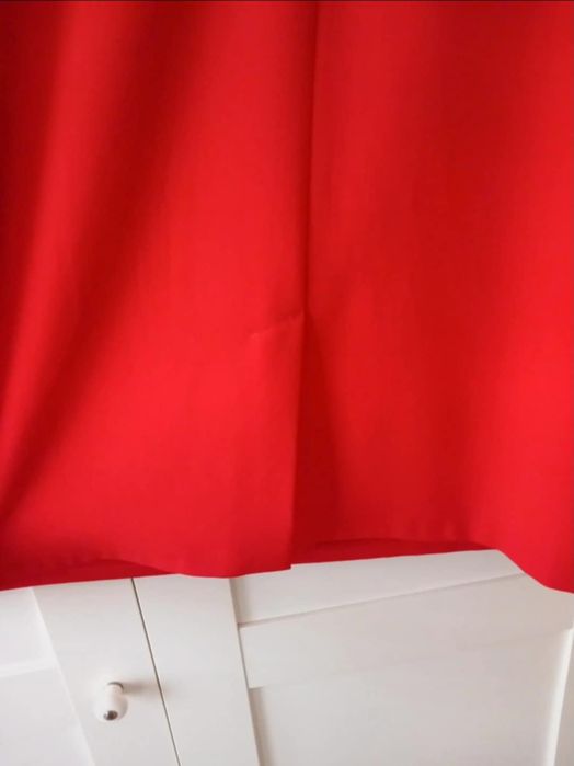 Sukienka z koronką w kolorze czerwonym