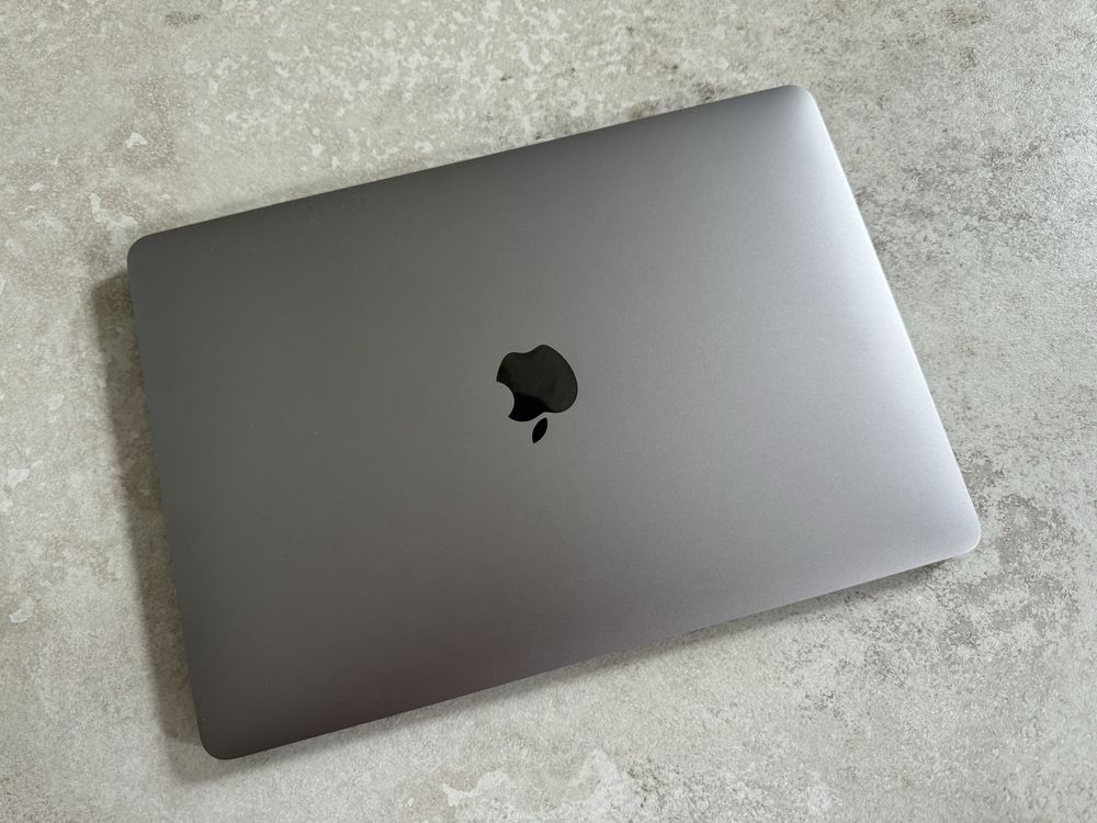 Macbook M1 Air 8/256 space gray