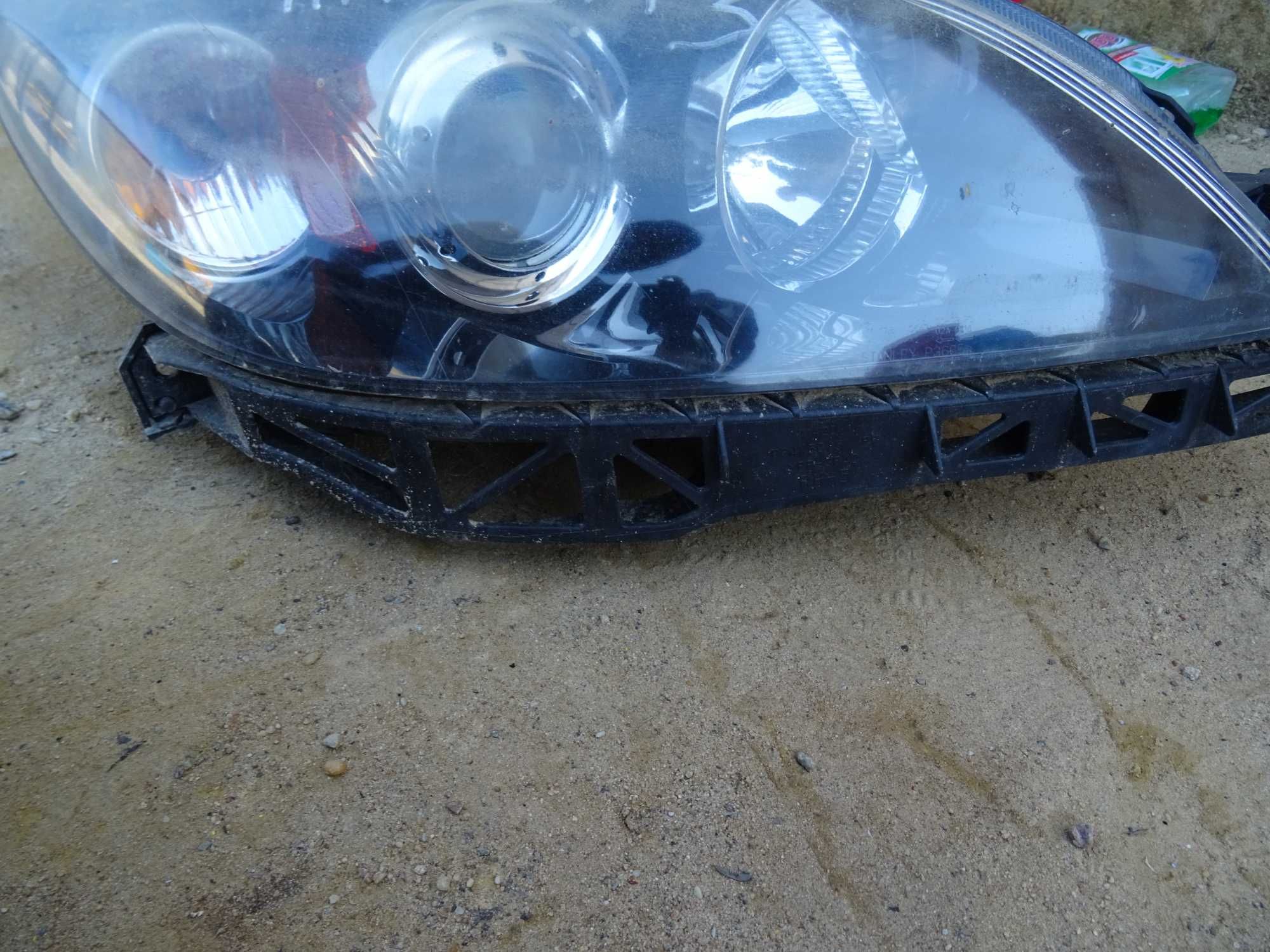 Lampa Prawa Przód Mazda 3 I BK Lift HB