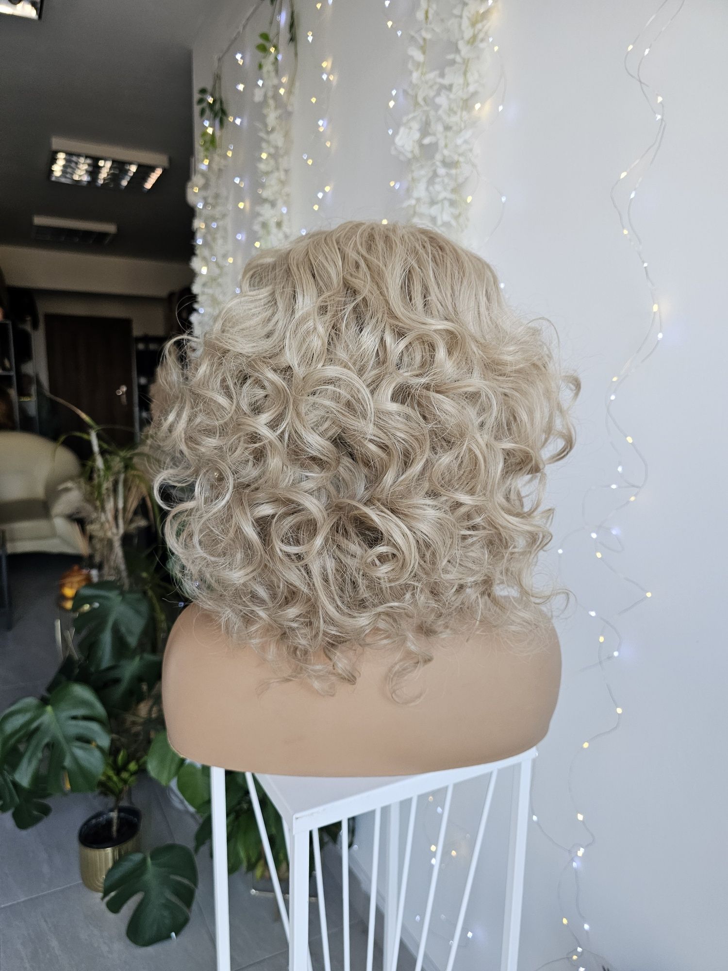 Peruka blond Gaja loki fale zmiana grzywki naturalny efekt