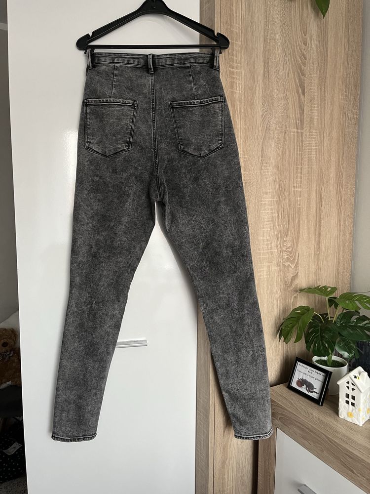 Grafitowe szare jeansy damskie Primark spodnie dżinsowe