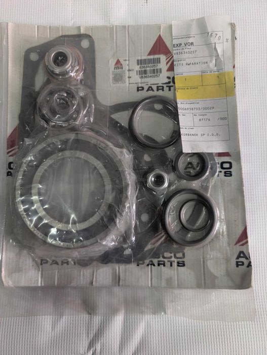 Zestaw naprawczy pompy wody Massey Ferguson