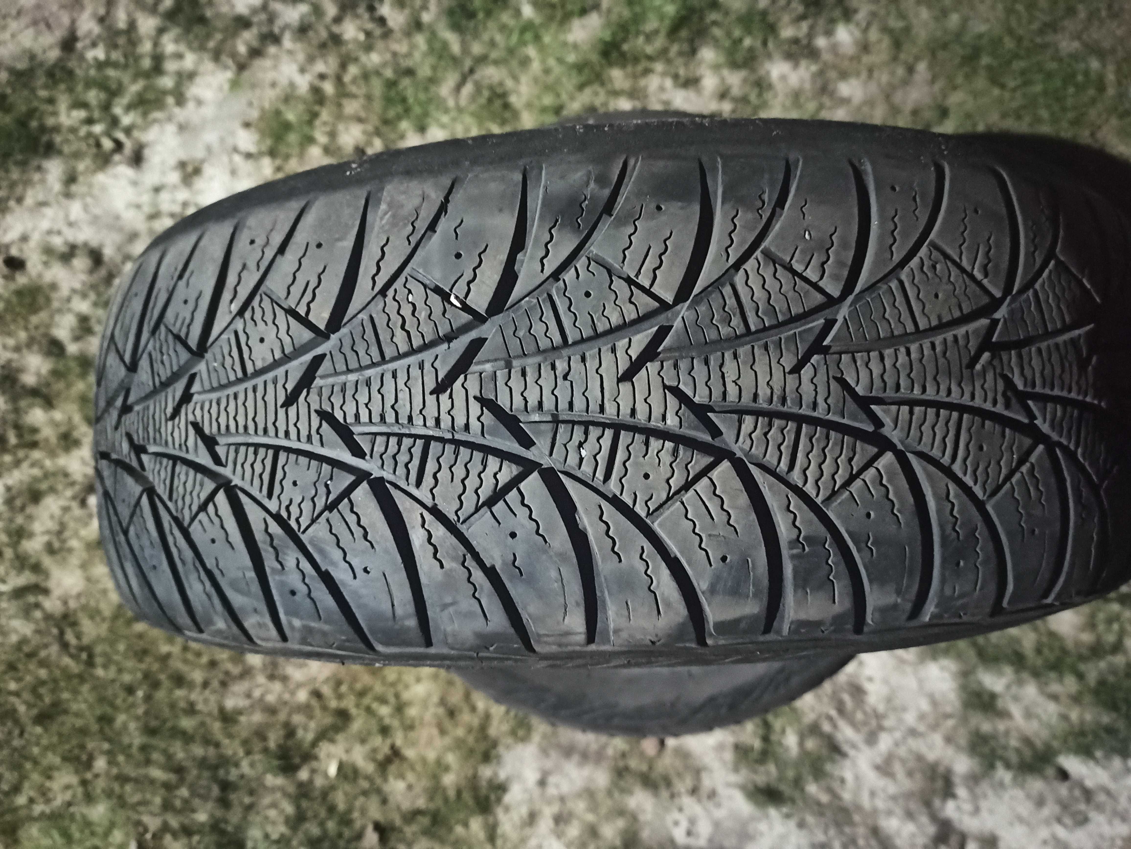 Зимова гума Rosava Snowgard 205/60 R16 92T- 2500грн. за 4 покришки.