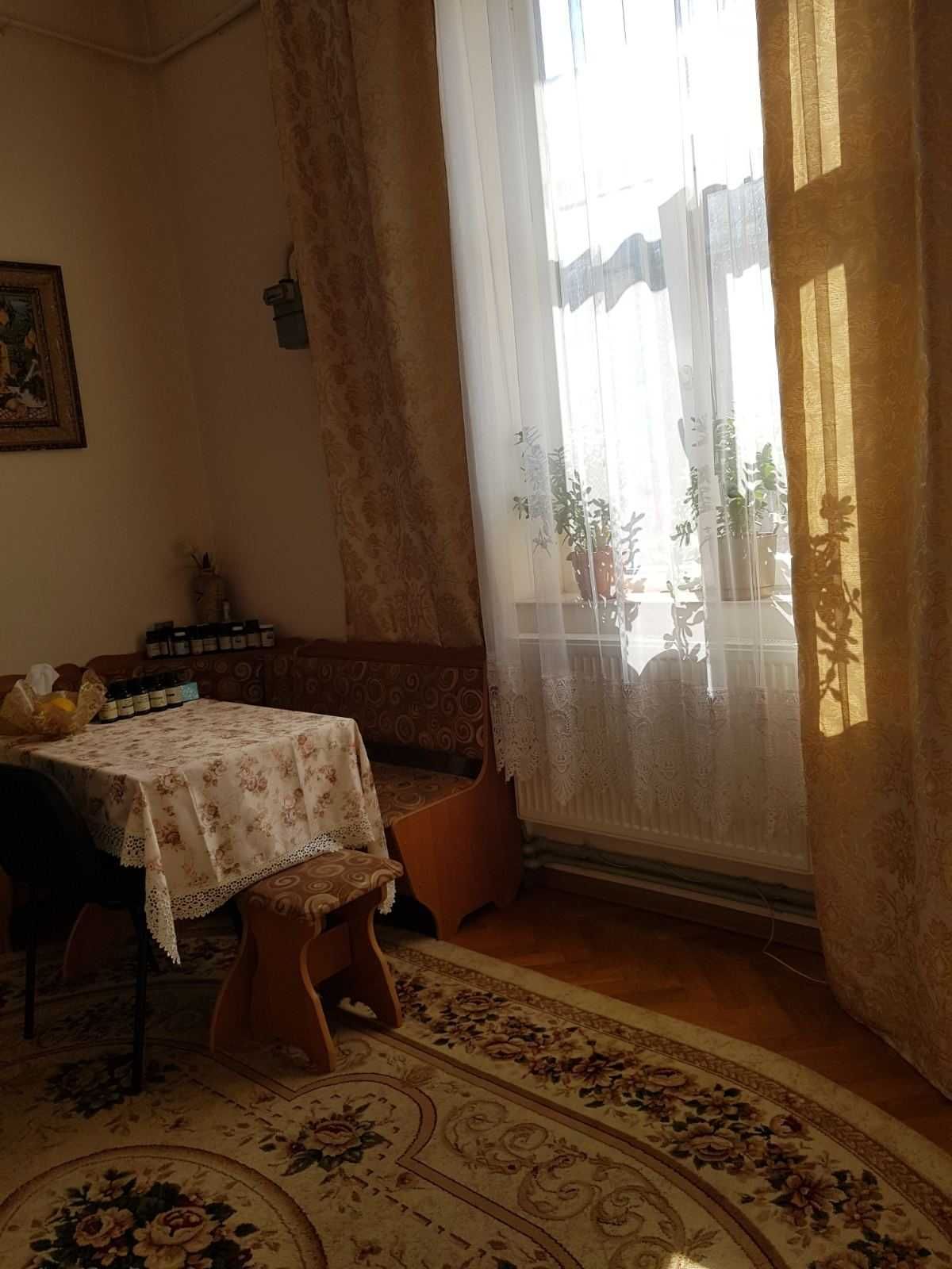 НМ Продам 2-кімнатну квартиру 78м.кв. з ремонтом на Чайковського