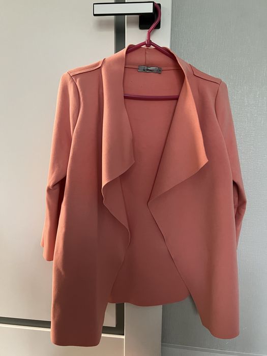 Жіночий кардиган