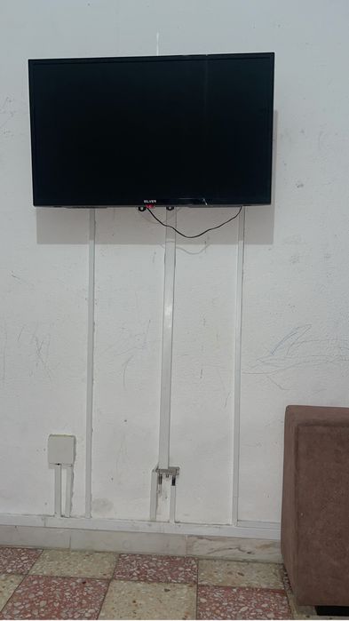 Tv 32 smart marca silver em exelente estado.