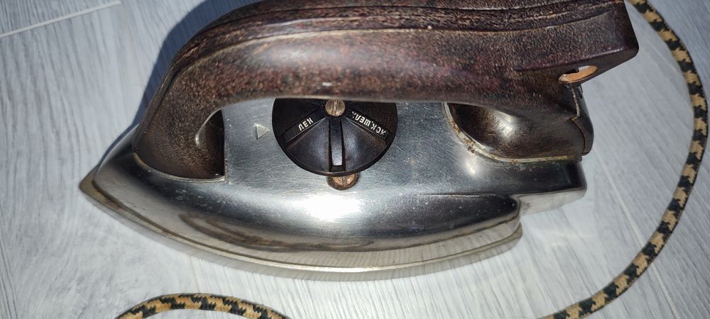 Утюг електро УЭ-8