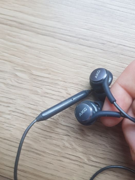 Sluchawki przewodowe marki Samsung AKG