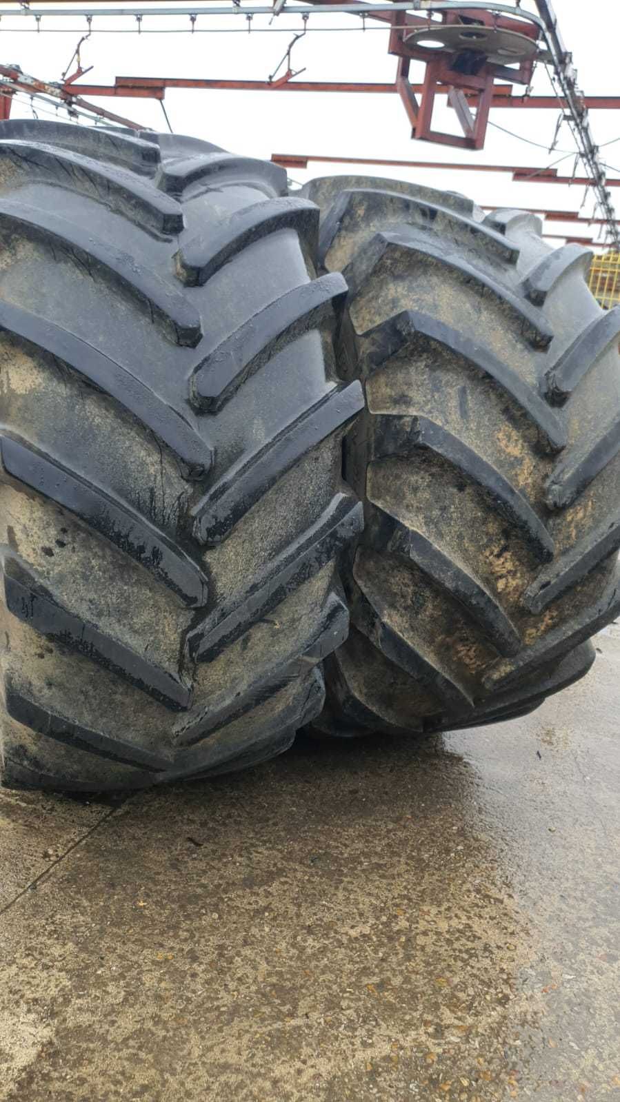 Pneus Michelin 800/65R32