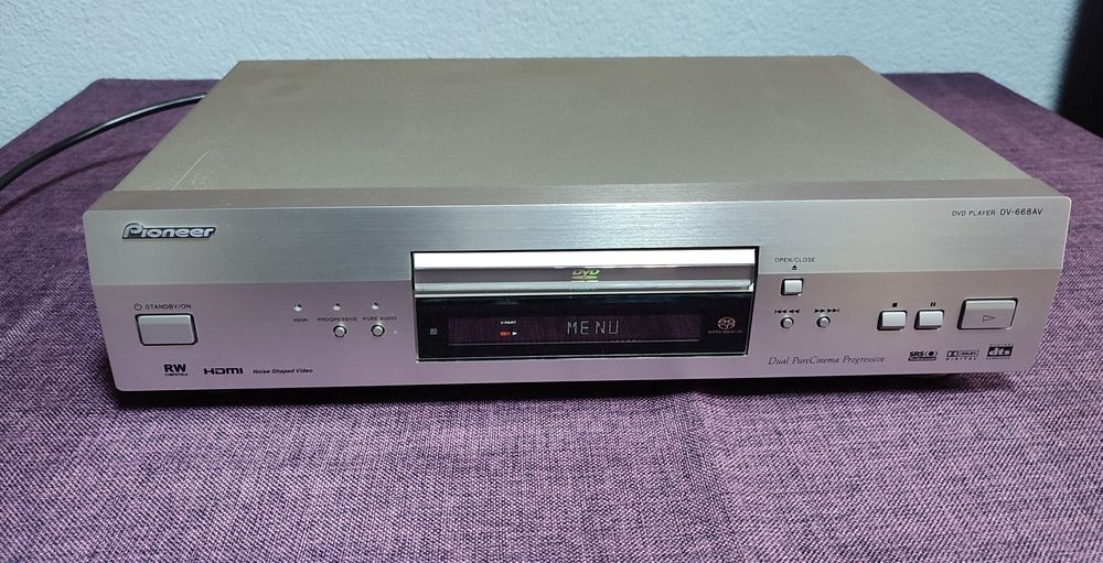 Odtwarzacz DVD Pioneer 668AV