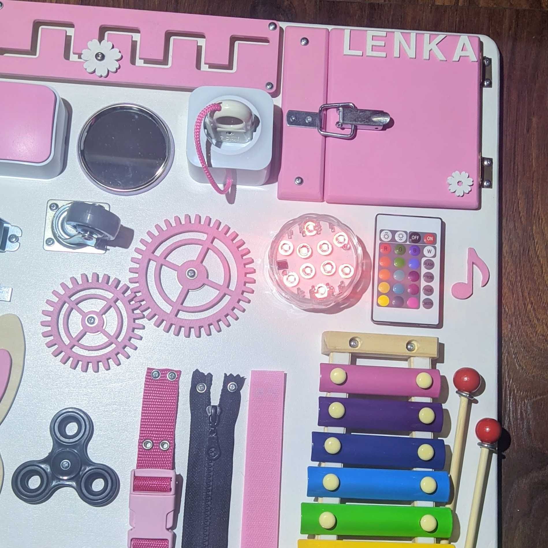 Tablica manipulacyjna 60x50cm Króliczek Cymbałki lampka RGB - IMIĘ