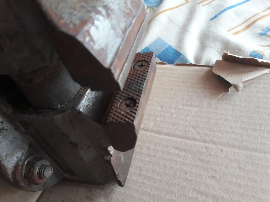 Тиски старые советские