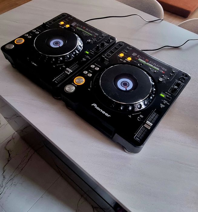 2 x Pioneer CDJ 1000 mk3 MP3 SD