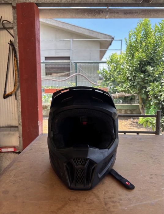 Capacete marca LEATT