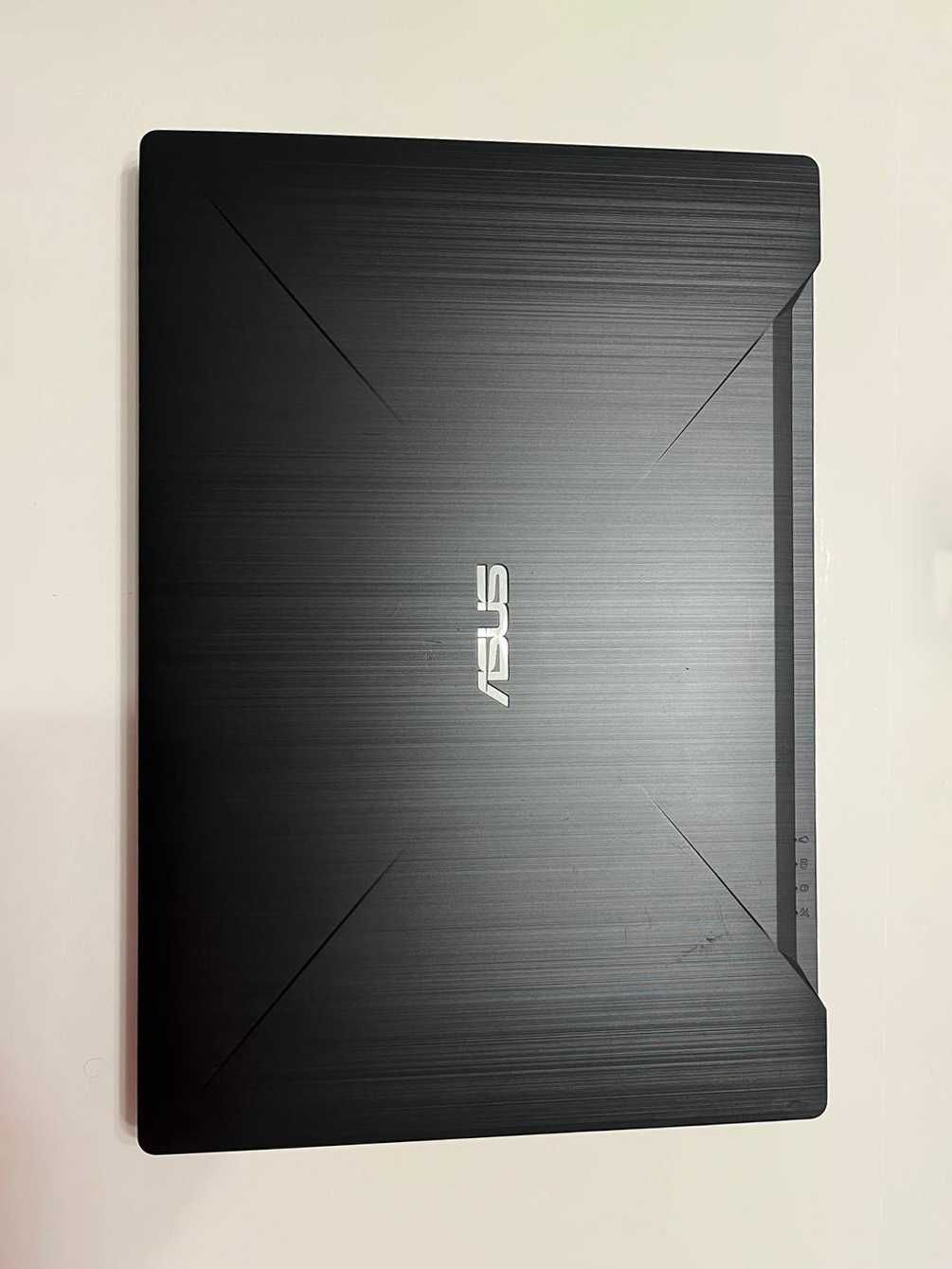 Ноутбук Asus /i5-7300HQ/GTX 1050 4 ГБ/SSD 500/RAM 8GB