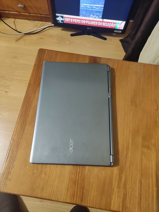 Portátil Acer i3 aspire v