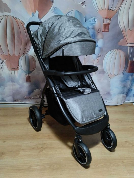 Wózek spacerowy spacerówka Momi Miya do 22 kg z akcesoriami duże koła