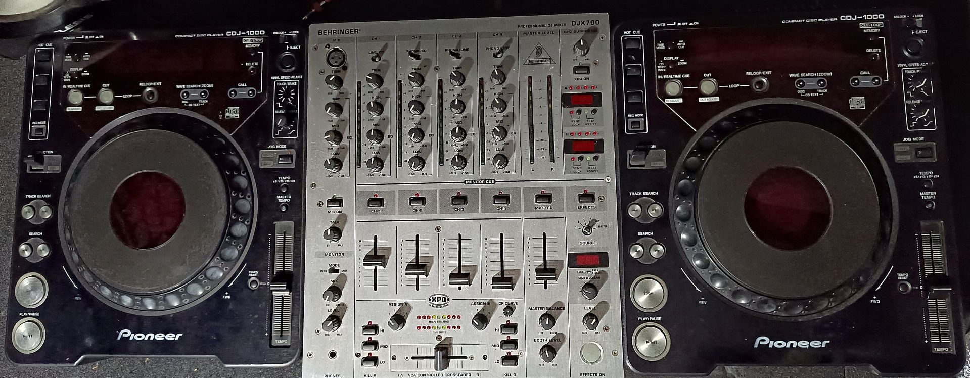 Alugo 2x Pioneer CDJ 1000 ( Opção: + Mesa mistura Behringer DJX 700 )