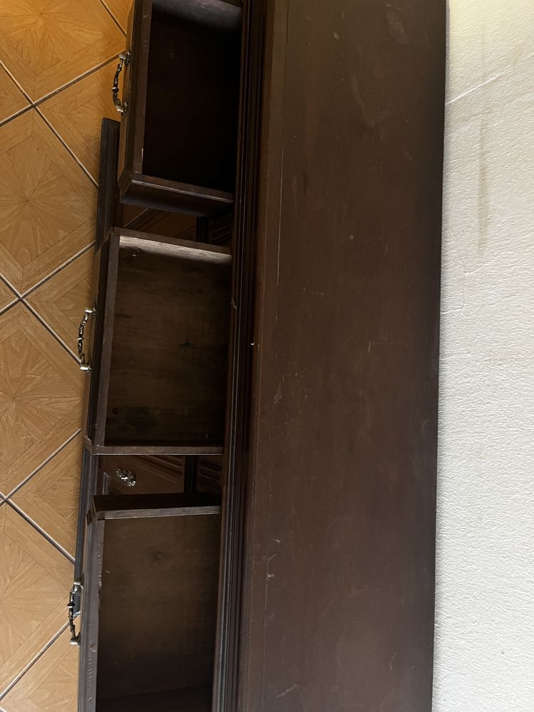 Movel antigo com boa madeira