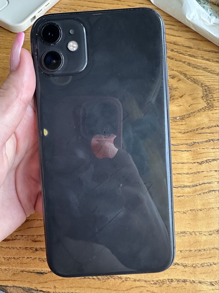 Iphone 11 64 гб R-sim в отличном состоянии