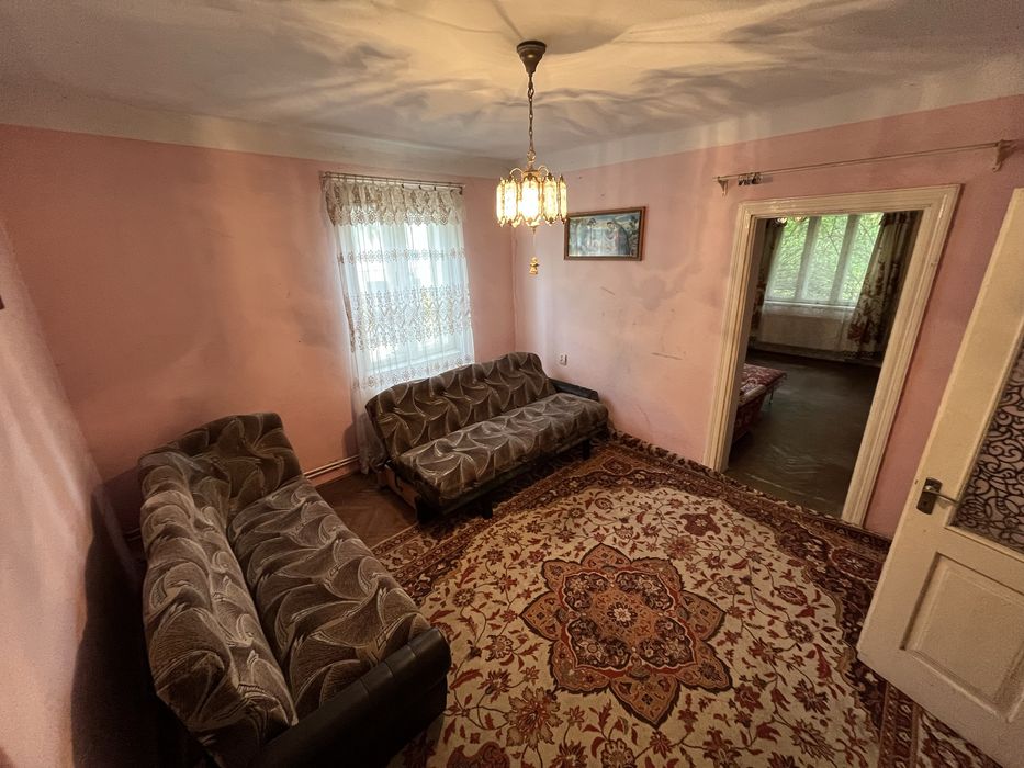 Продається будинок 100м.Крихівці.Комунікації.Центр.Школа.Садок.Місто