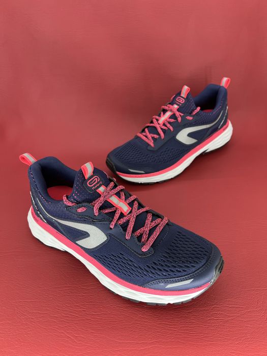 Жіночі Кросівки 41р. для бігу Kiprun Long 2