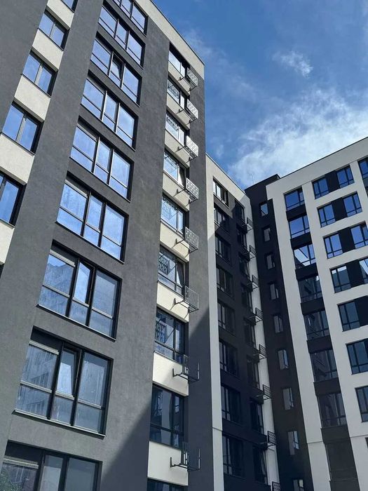 Терміново! Однокімнатна з панорамним видом!