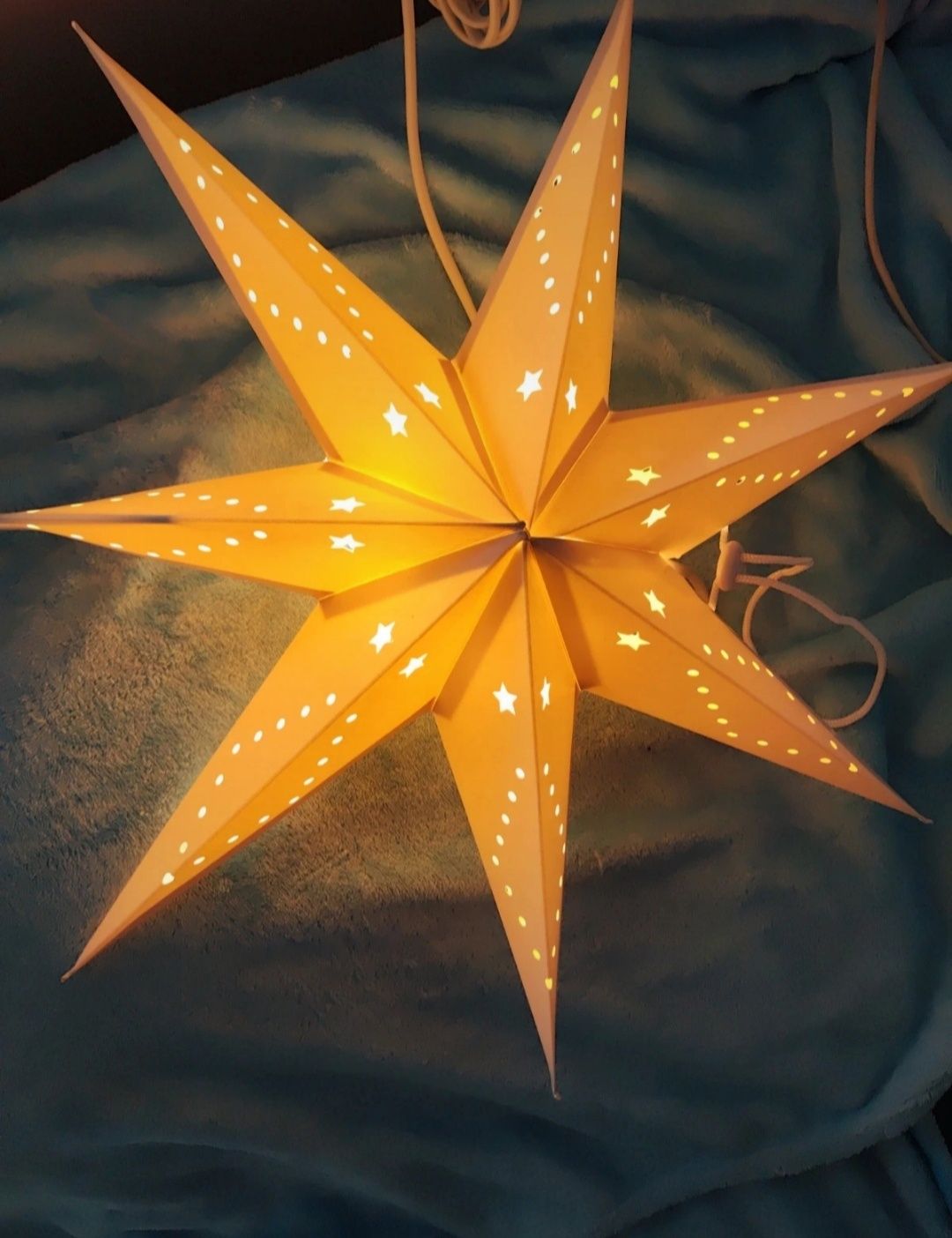 Papierowa gwiazdka z żarówką, wielkość 55 cm, żółte światło