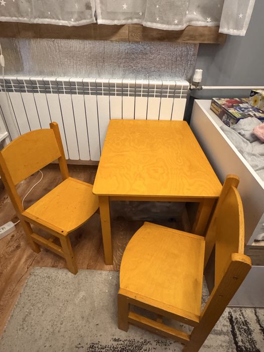 Stół i krzesełka