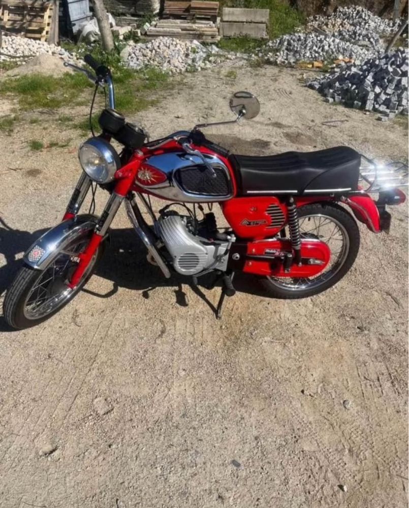 Motorizada restaurada Mopede