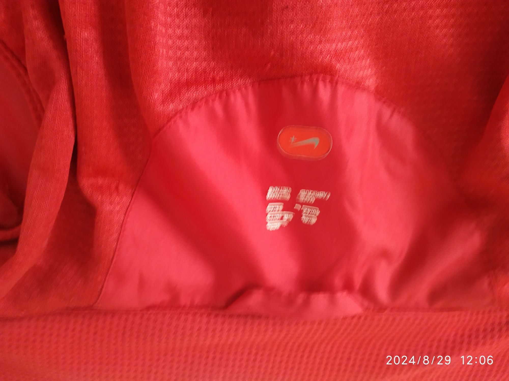 Kurtka damska wiatrówka czerwona r 40/42 , Nike, uzywana