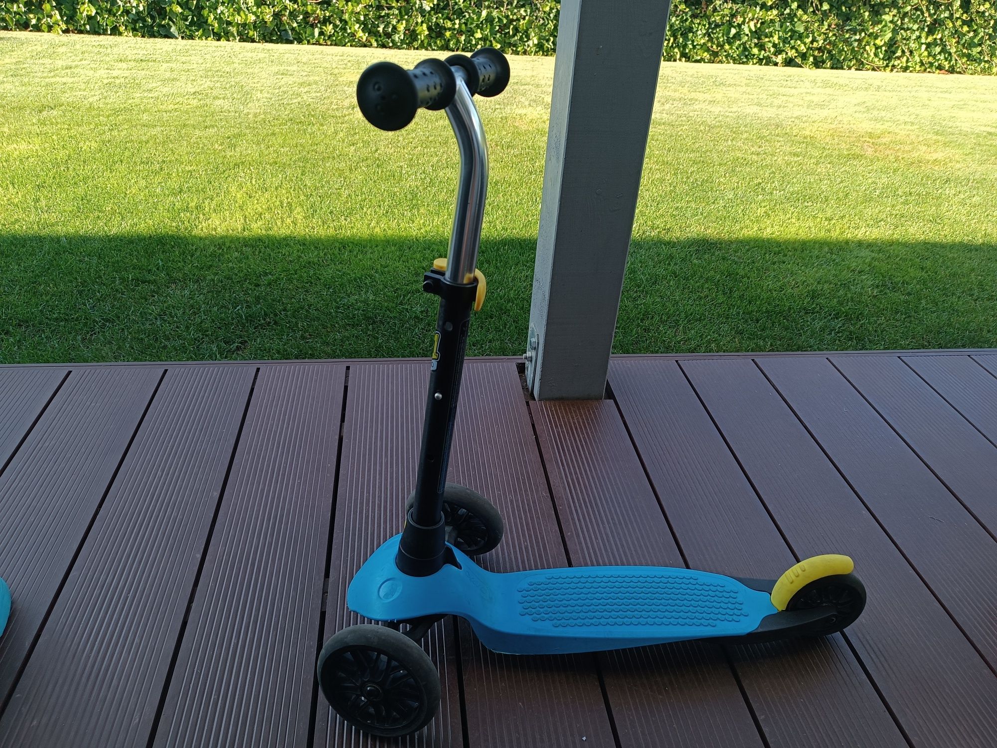 Hulajnoga trójkołowa decathlon
