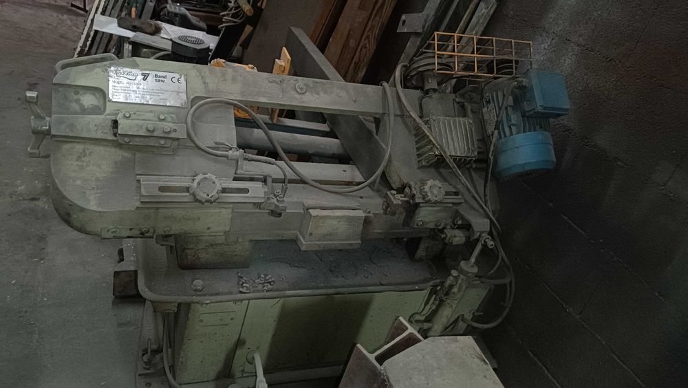 Máquina de corte de fita para perfis ate 300mm