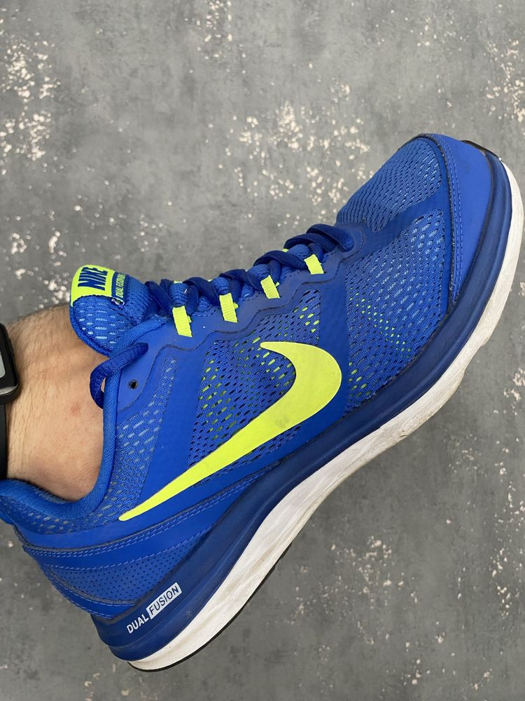 ПродамКросівки Nike 42 26.5см. Стан ідеальний)