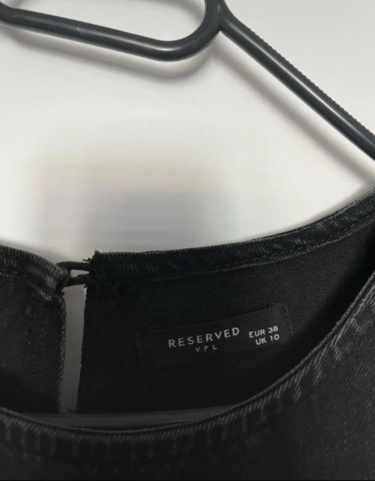 czarna jeansowa sukienka idealna na jesień reserved M