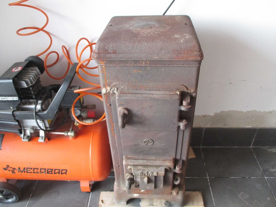 Piecyk żeliwny bardzo stary