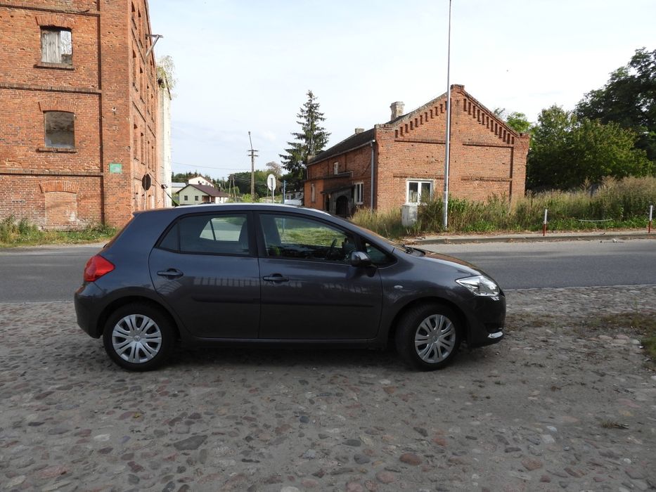 Toyota Auris 1.6 benzyna