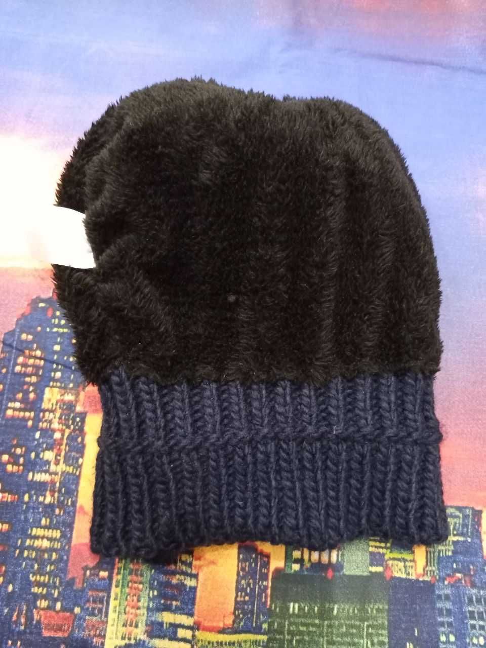 Тёплая зимняя шапка шапочка с бом-боном синяя вязаная с мехом