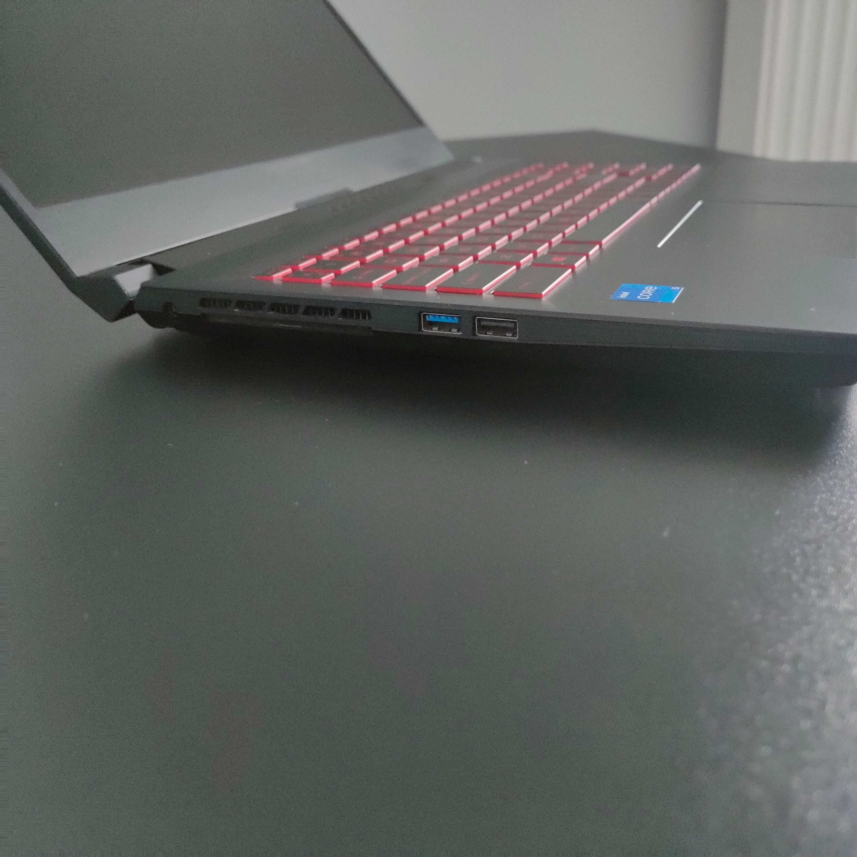 Laptop MSI Katana GF66+akcesoria