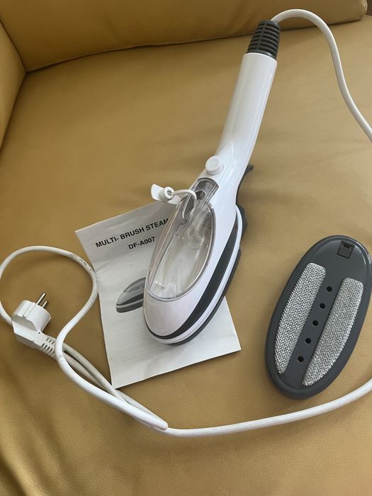 Szczotka parowa do ubrań