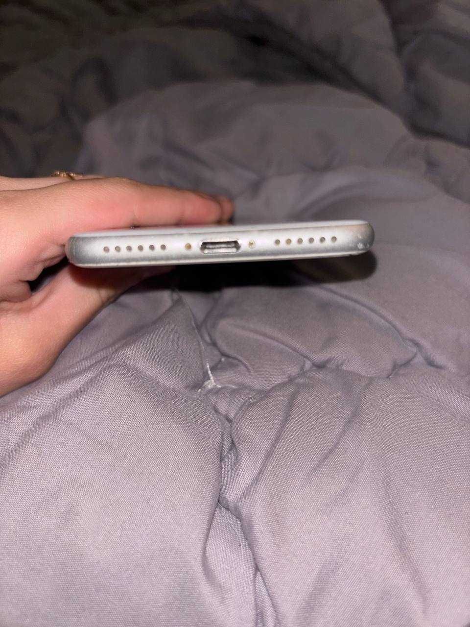 iPhone 8 64gb  аккумулятор 89 процентов