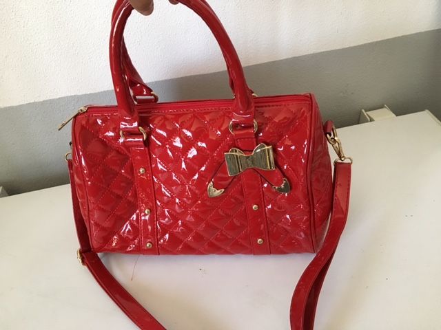 Mala Vermelha NOVA - Super Preço