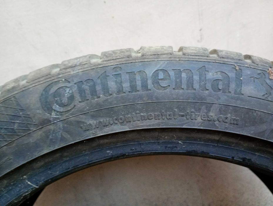 opony zimowe Continental WinterContact 235/45 2R18 DOT4418, ok. 5,5 mm